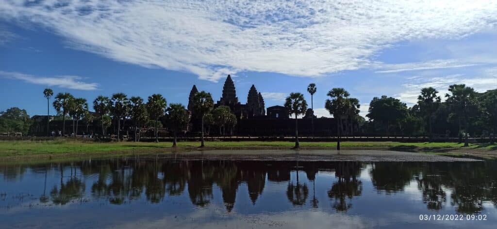 Vamos a empezar la visita a Angkor Wat Vamos a empezar la visita a Angkor Wat