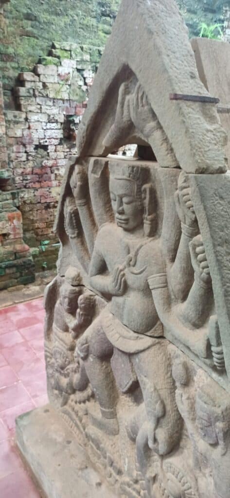 el santuario de Mỹ Sơn. el santuario de Mỹ Sơn.